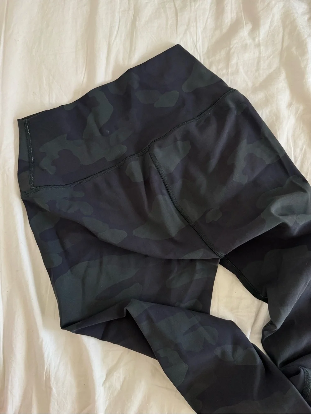 Alo Black and Dark Green Camo Leggings